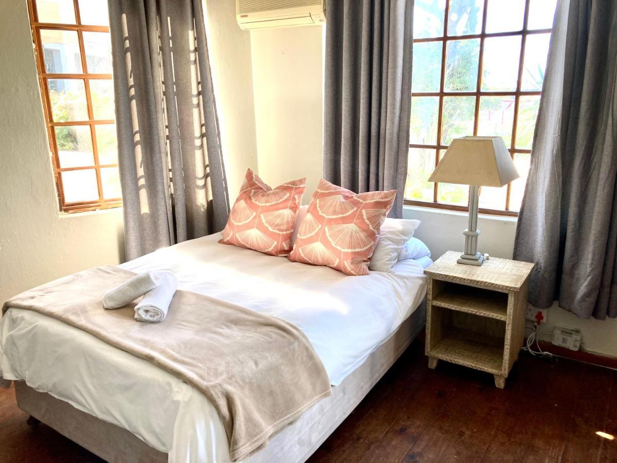 Mangolds Guest House Port Elizabeth Exteriör bild