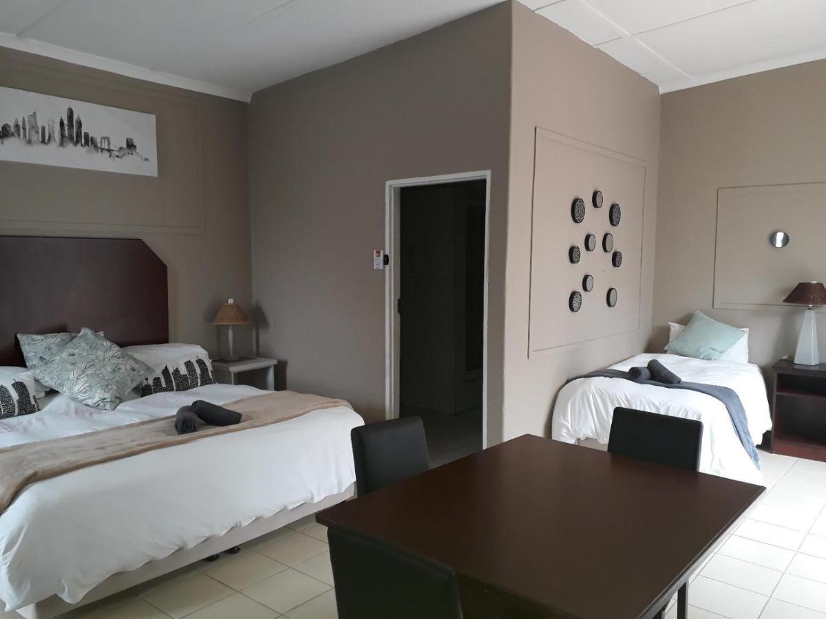 Mangolds Guest House Port Elizabeth Exteriör bild