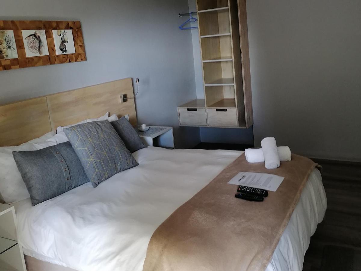 Mangolds Guest House Port Elizabeth Exteriör bild