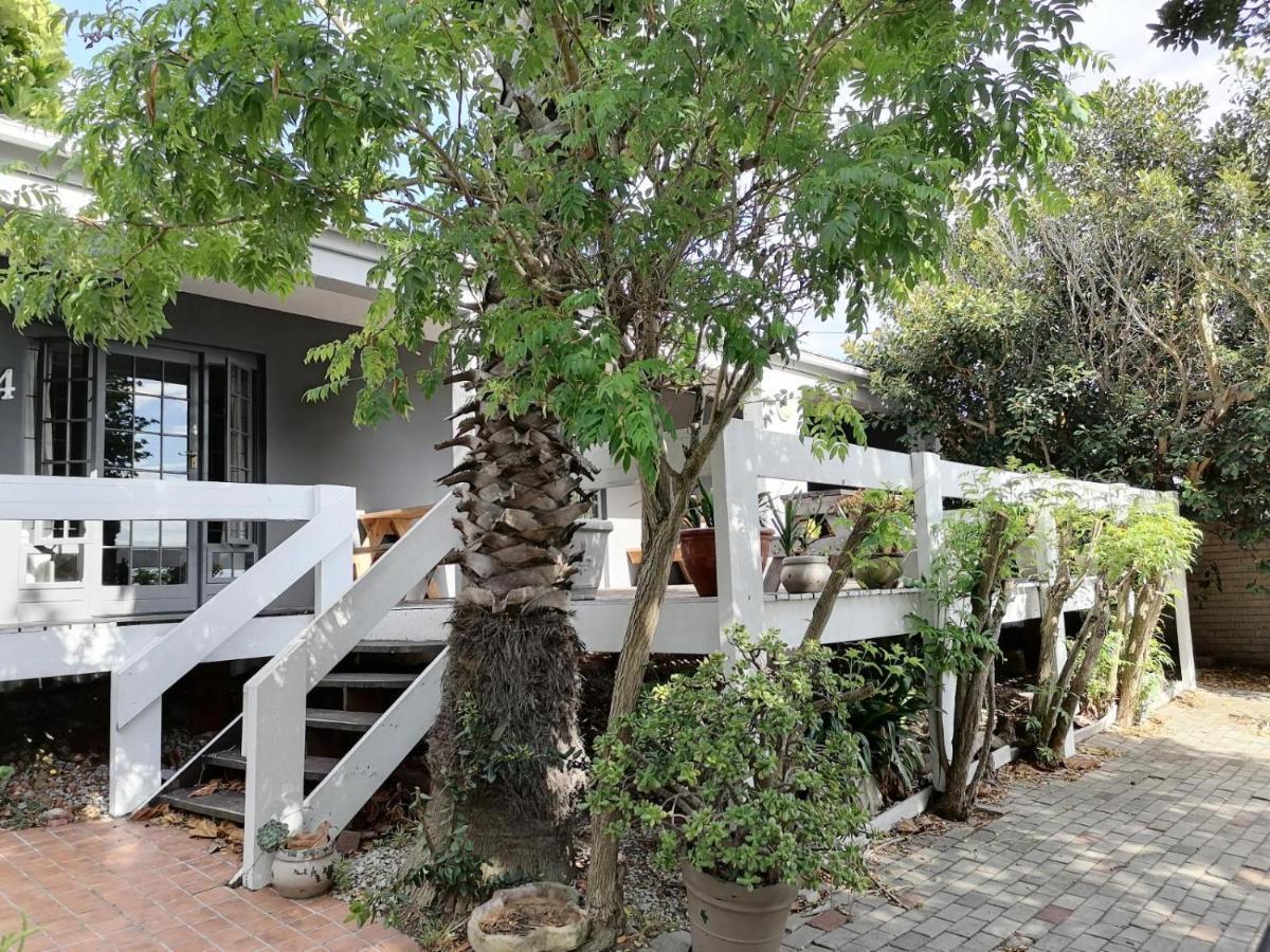 Mangolds Guest House Port Elizabeth Exteriör bild