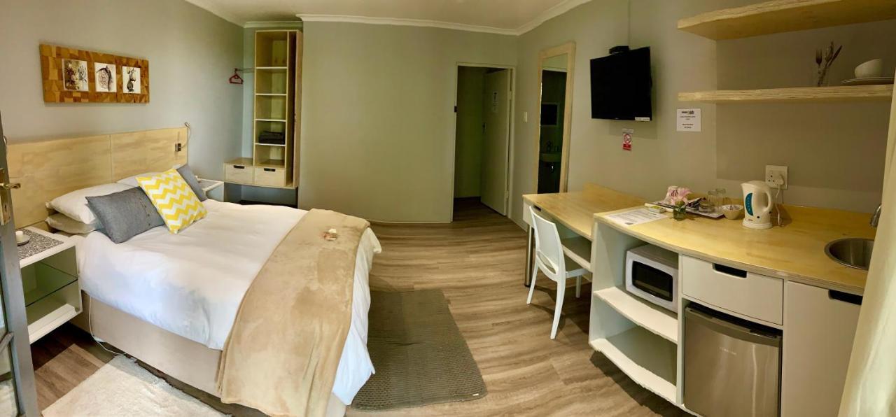 Mangolds Guest House Port Elizabeth Exteriör bild