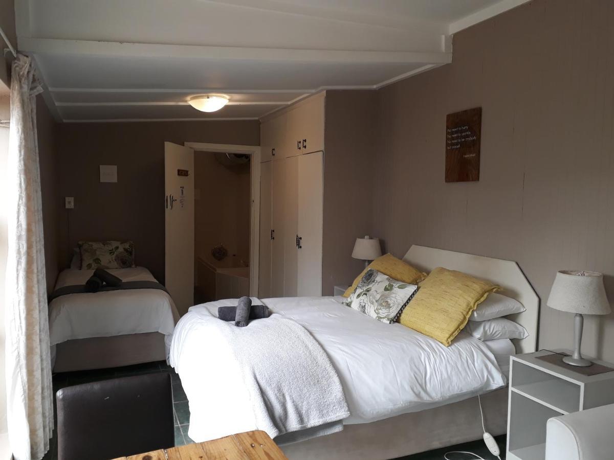 Mangolds Guest House Port Elizabeth Exteriör bild